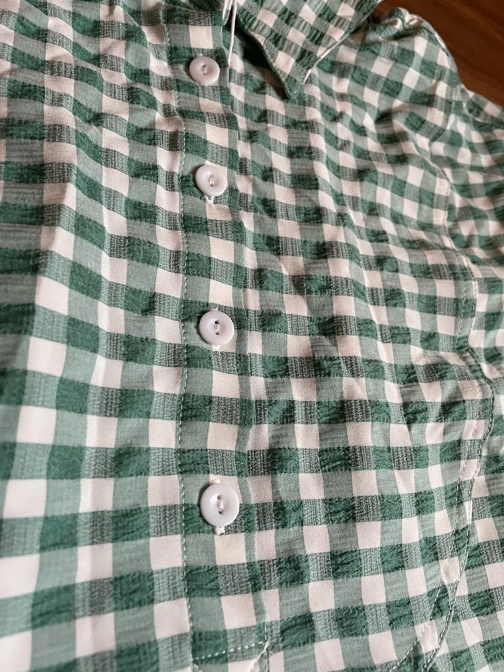 Green Gingham Sleeveless Collared Blouse | Flowy Button Front Top | Size S - Picture 3 of 6